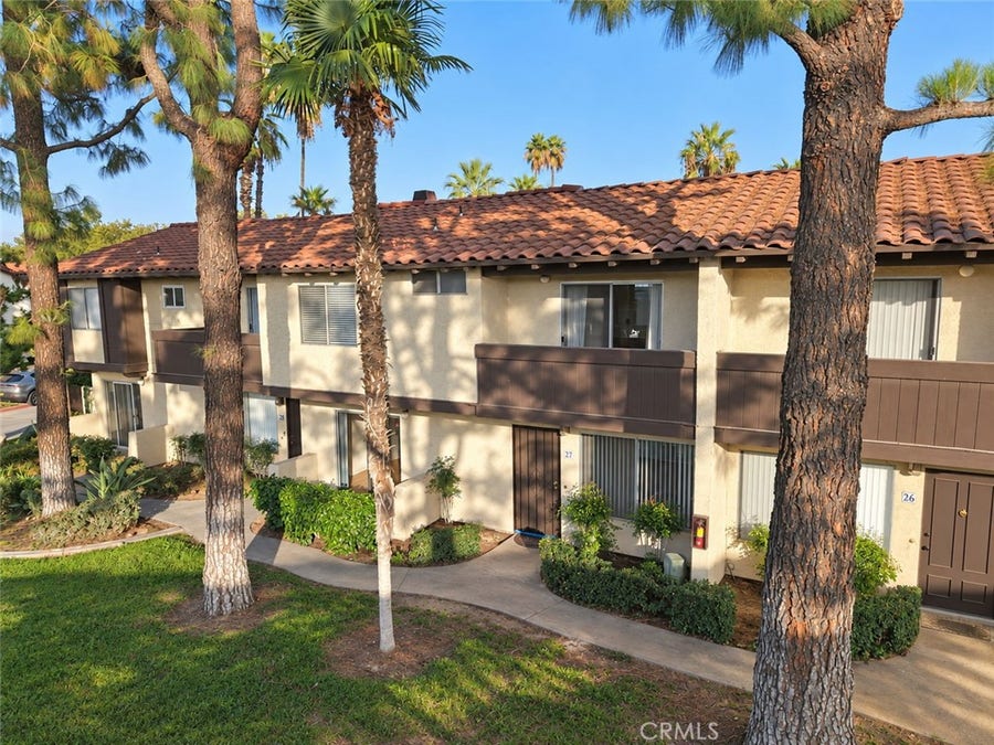 Property photo for 1097 Santo Antonio, #27, Colton, CA