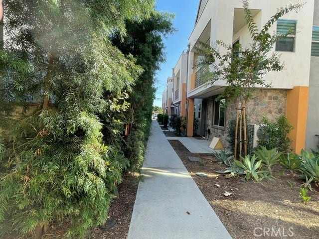 218 Scratch, Covina, CA 91722 218 Scratch, Covina, CA 91722