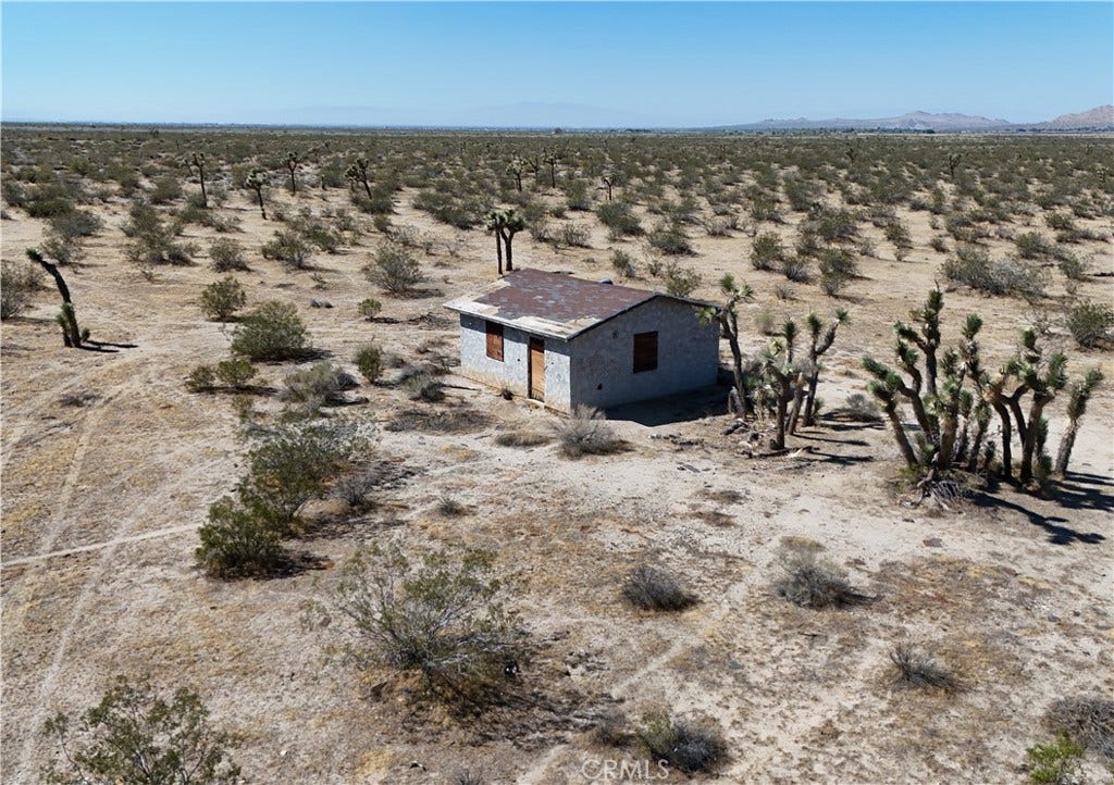 35805 165th Street E, Llano, CA 93544 35805 165th Street E, Llano, CA 93544