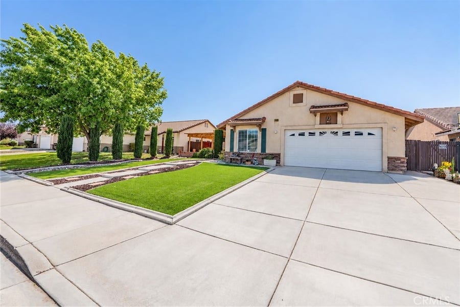Property photo for 15999 Holly Brook, Victorville, CA