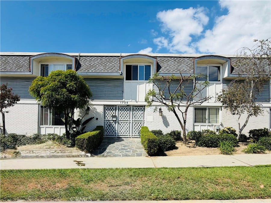 Property photo for 1725 Loma Avenue, #6, Long Beach, CA