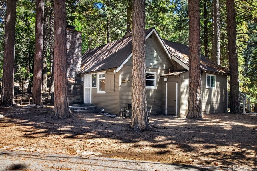 Property photo for 27917 Squirrel Lane, Lake Arrowhead, CA