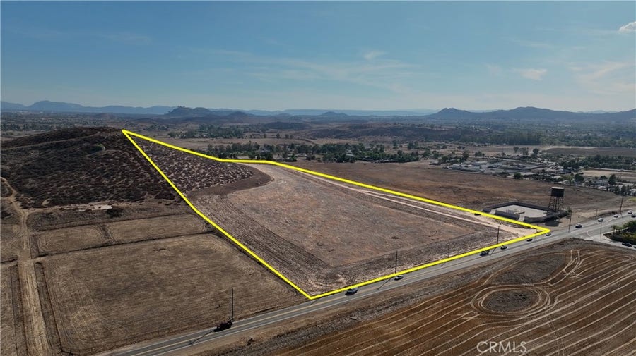 Property photo for 30325 Scott Road, Menifee, CA