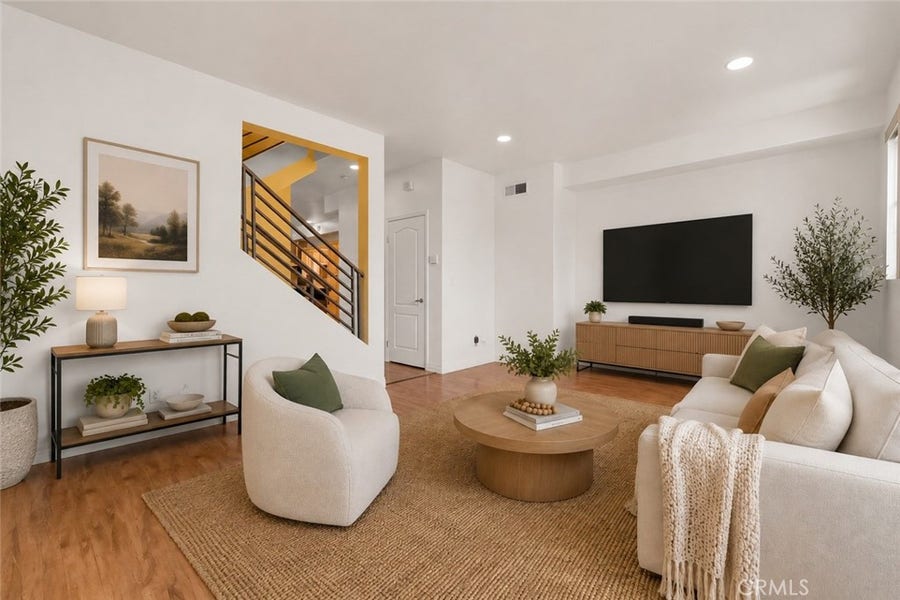 Property photo for 11622 Oxnard Street, North Hollywood, CA