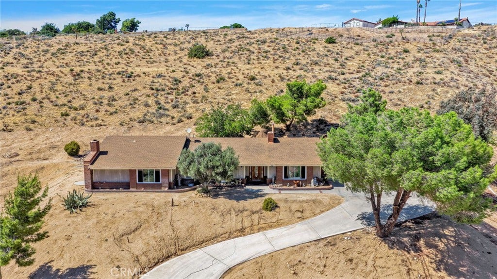7402 Calpella, Hesperia, CA 92345 7402 Calpella, Hesperia, CA 92345
