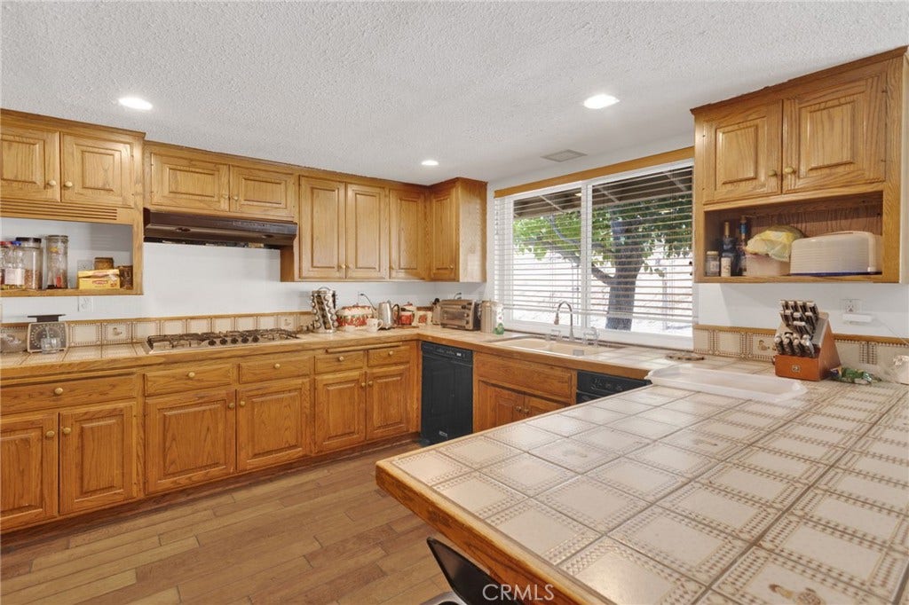 7402 Calpella, Hesperia, CA 92345 7402 Calpella, Hesperia, CA 92345