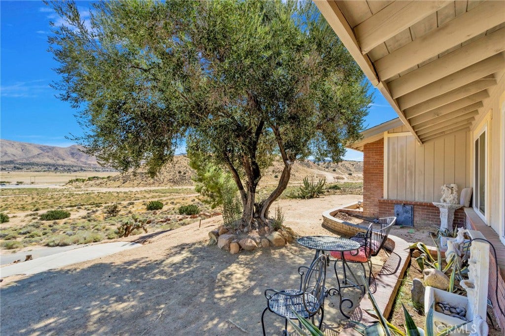 7402 Calpella, Hesperia, CA 92345 7402 Calpella, Hesperia, CA 92345
