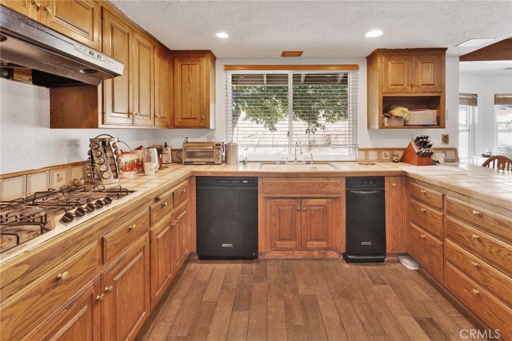 7402 Calpella, Hesperia, CA 92345 7402 Calpella, Hesperia, CA 92345