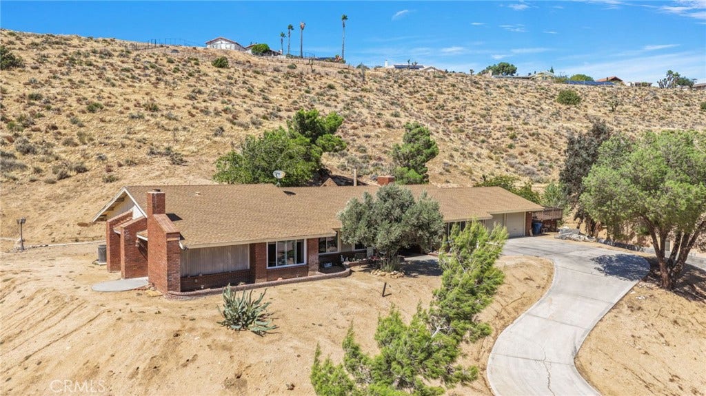 7402 Calpella, Hesperia, CA 92345 7402 Calpella, Hesperia, CA 92345