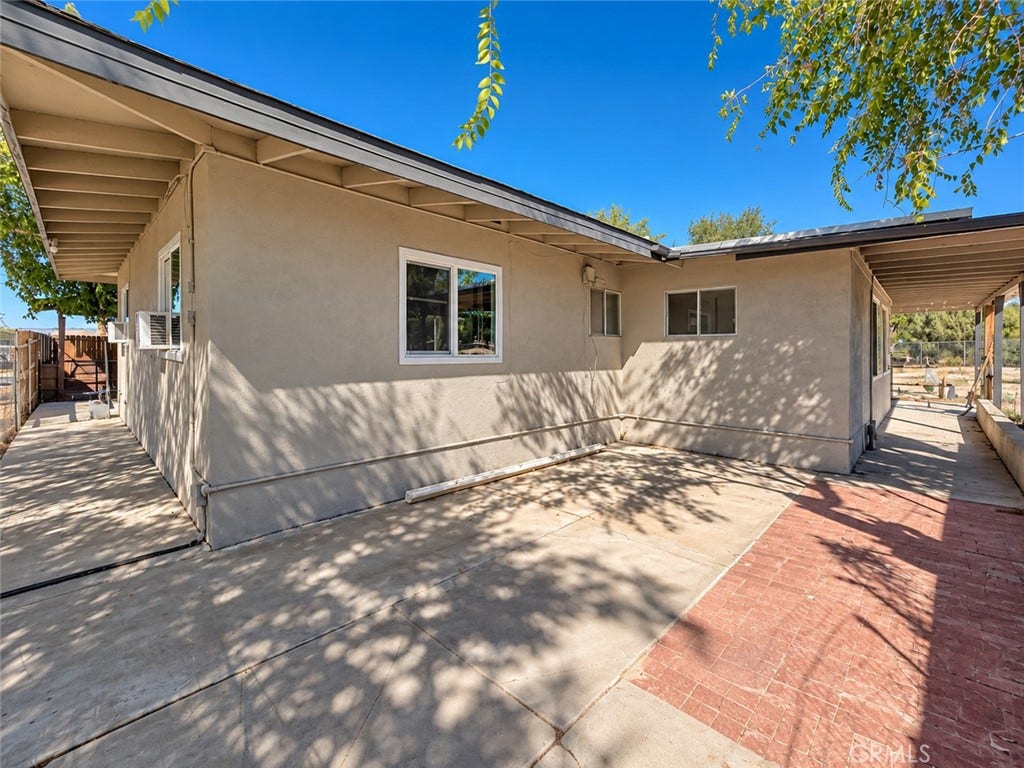 32461 Morse Lane, Lucerne Valley, CA 92356 32461 Morse Lane, Lucerne Valley, CA 92356
