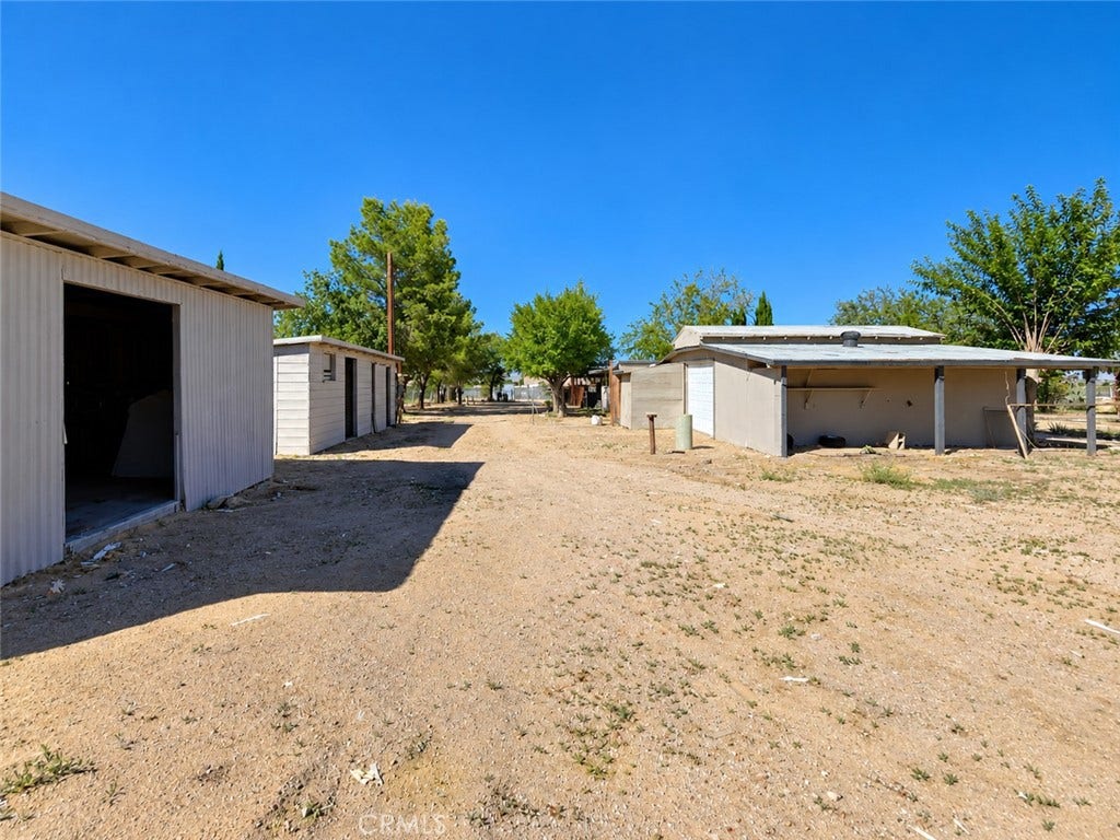 32461 Morse Lane, Lucerne Valley, CA 92356 32461 Morse Lane, Lucerne Valley, CA 92356
