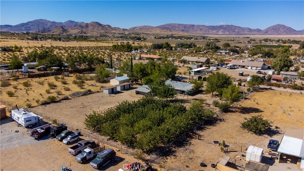 32461 Morse Lane, Lucerne Valley, CA 92356 32461 Morse Lane, Lucerne Valley, CA 92356