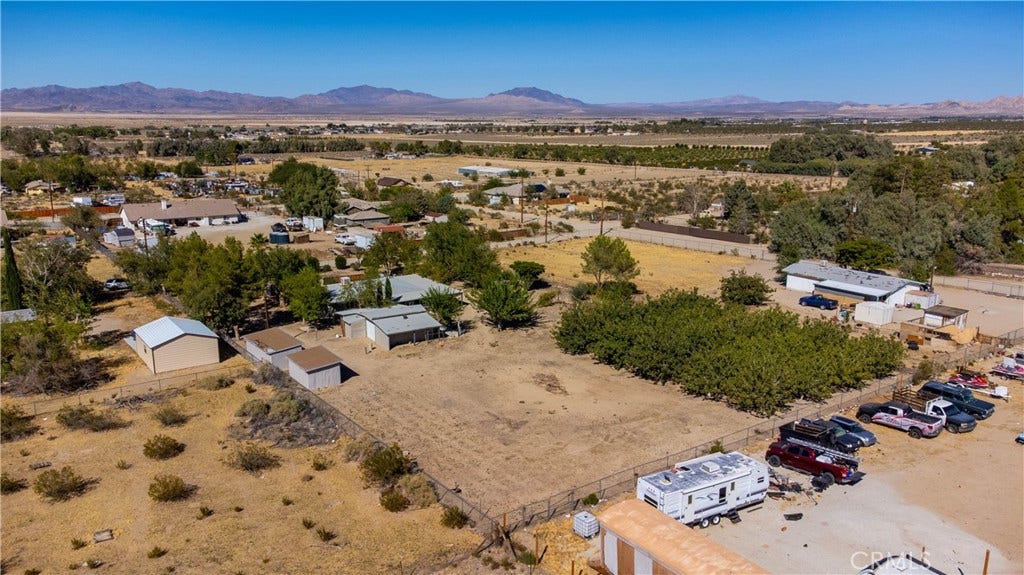 32461 Morse Lane, Lucerne Valley, CA 92356 32461 Morse Lane, Lucerne Valley, CA 92356