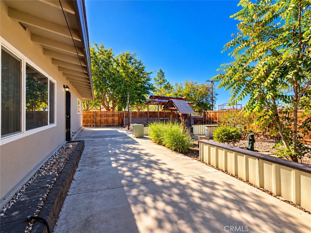 32461 Morse Lane, Lucerne Valley, CA 92356 32461 Morse Lane, Lucerne Valley, CA 92356