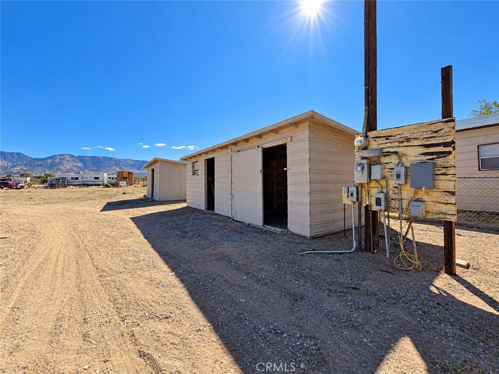 32461 Morse Lane, Lucerne Valley, CA 92356 32461 Morse Lane, Lucerne Valley, CA 92356