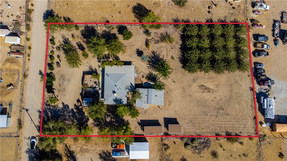 32461 Morse Lane, Lucerne Valley, CA 92356 32461 Morse Lane, Lucerne Valley, CA 92356