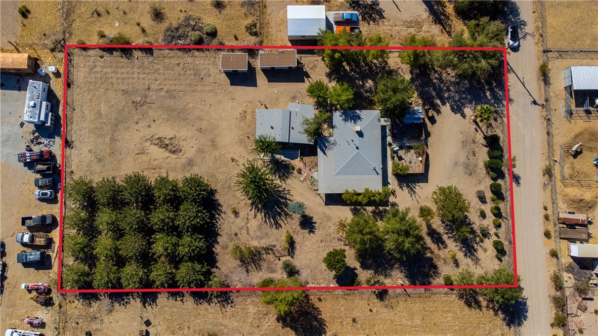 32461 Morse Lane, Lucerne Valley, CA 92356 32461 Morse Lane, Lucerne Valley, CA 92356