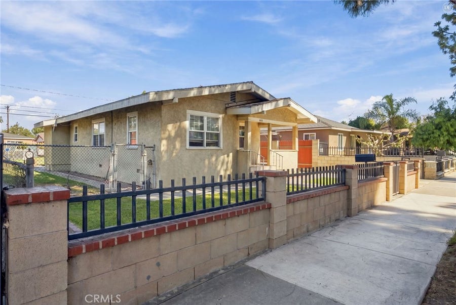 Property photo for 1019 W Pine Street, Santa Ana, CA