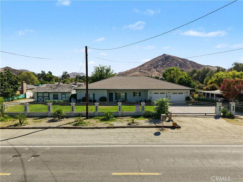 17643 Santa Ana, Bloomington, CA 92316 17643 Santa Ana, Bloomington, CA 92316