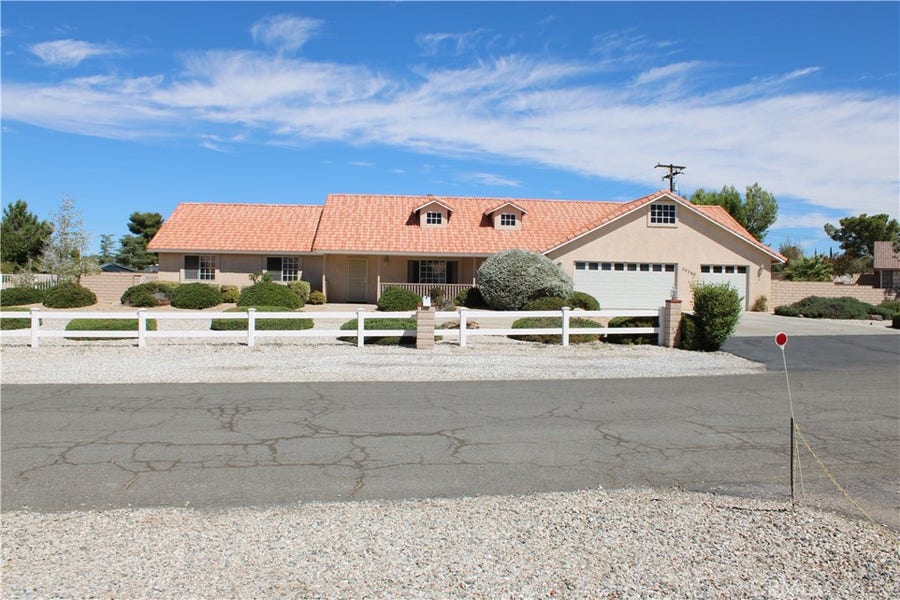 Property photo for 20060 Waco Court, Apple Valley, CA