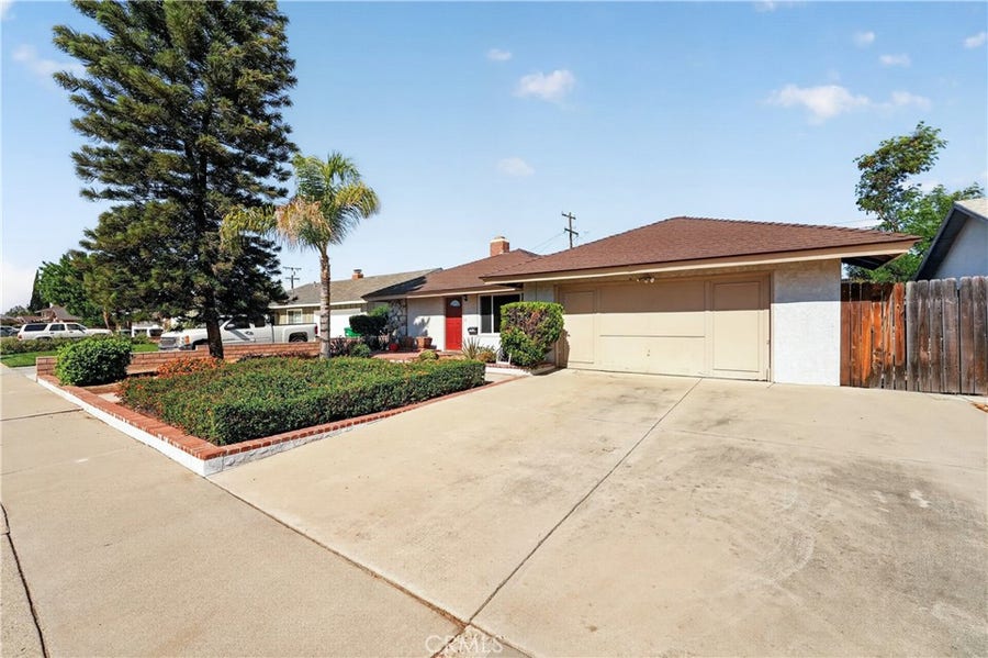 Property photo for 425 Blackpine, Corona, CA