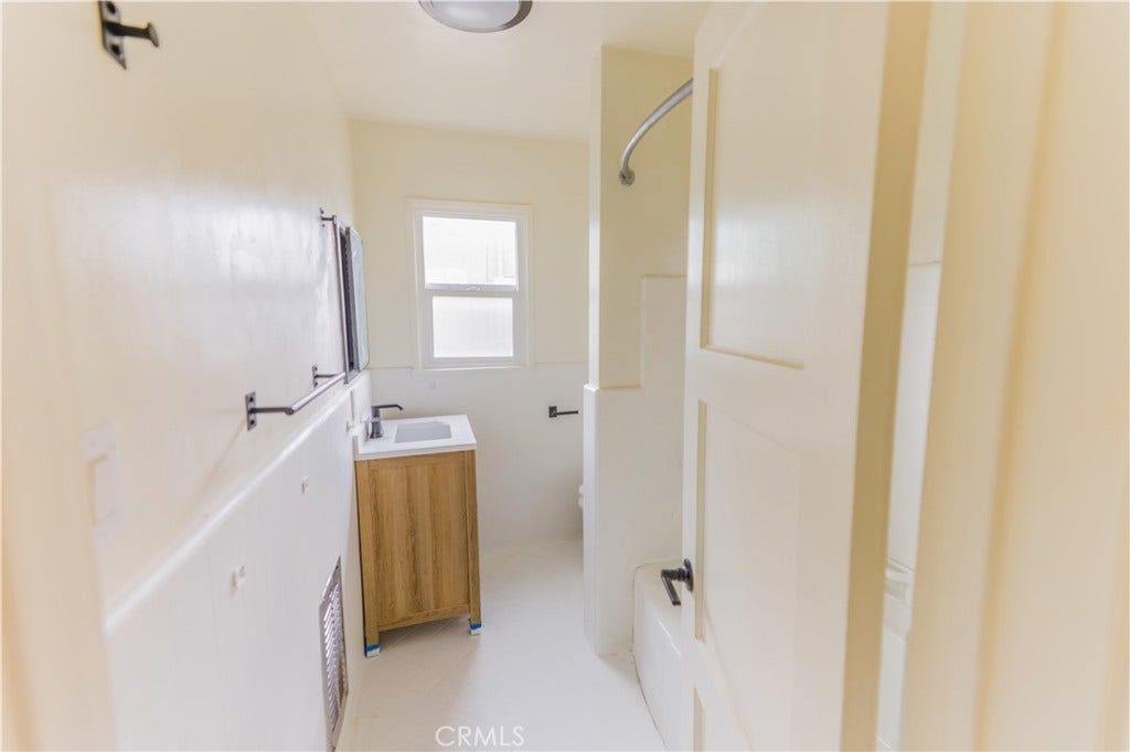 149 E Alru, Rialto, CA 92376 149 E Alru, Rialto, CA 92376