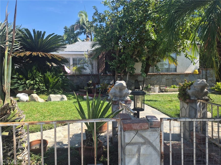 Property photo for 813 8th, San Fernando, CA