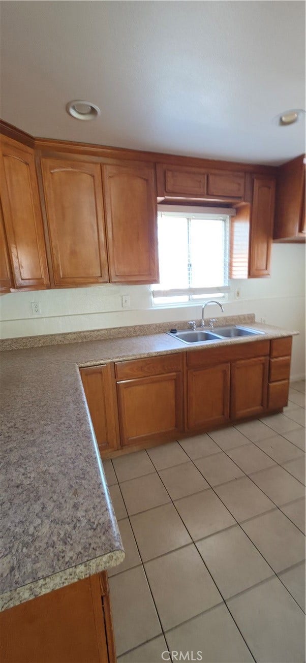 784 Arliss, Riverside, CA 92507 784 Arliss, Riverside, CA 92507