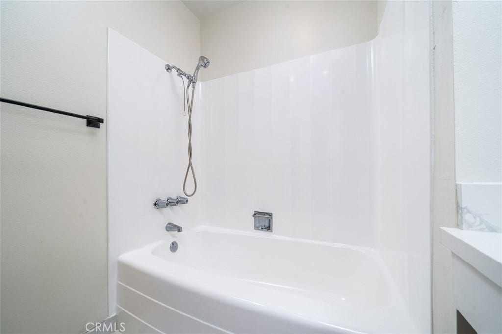 212 N Acacia Avenue, Rialto, CA 92376 212 N Acacia Avenue, Rialto, CA 92376