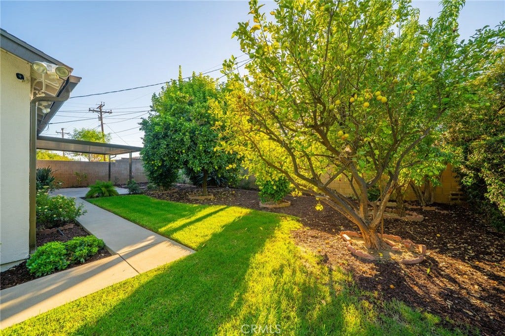 212 N Acacia Avenue, Rialto, CA 92376 212 N Acacia Avenue, Rialto, CA 92376