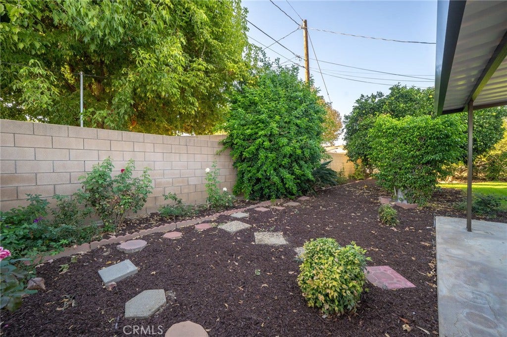 212 N Acacia Avenue, Rialto, CA 92376 212 N Acacia Avenue, Rialto, CA 92376