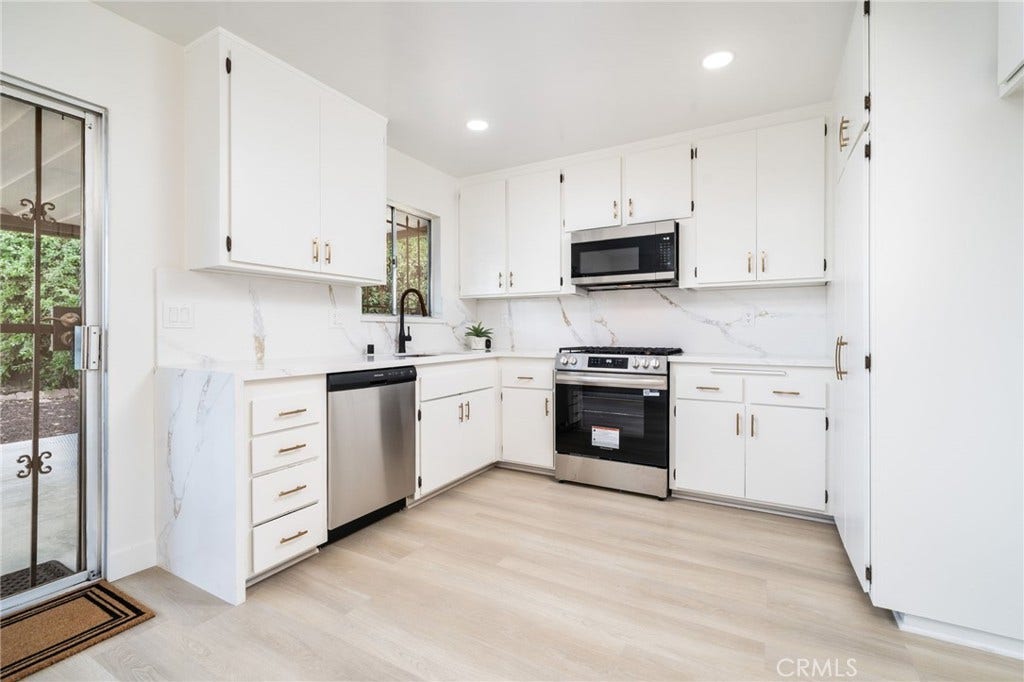 212 N Acacia Avenue, Rialto, CA 92376 212 N Acacia Avenue, Rialto, CA 92376