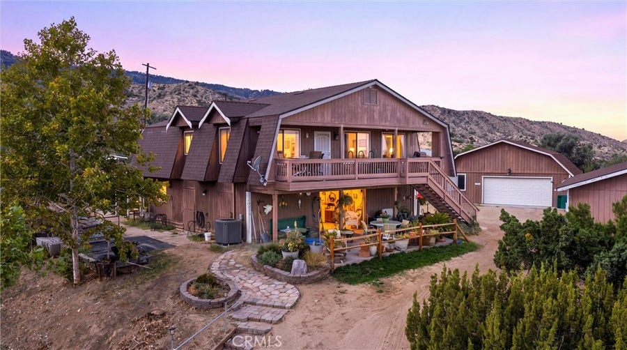 Property photo for 1034 Hollister Road, Pinon Hills, CA