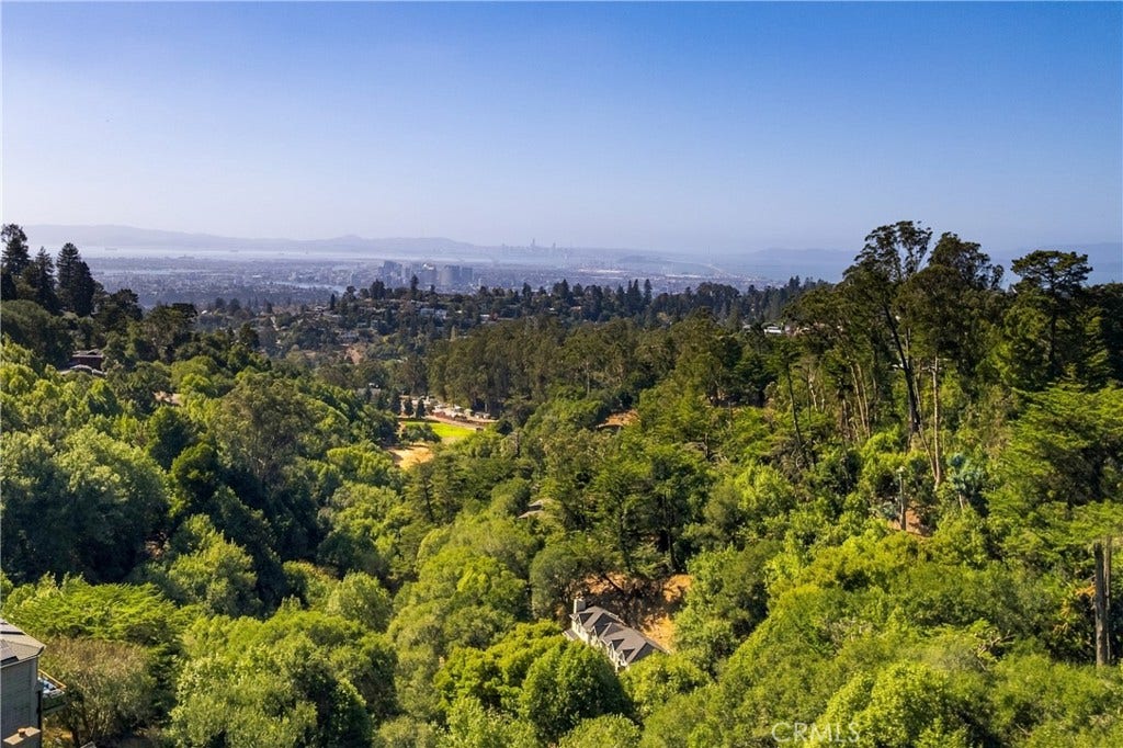 6090 Girvin Drive, Oakland, CA 94603 6090 Girvin Drive, Oakland, CA 94603