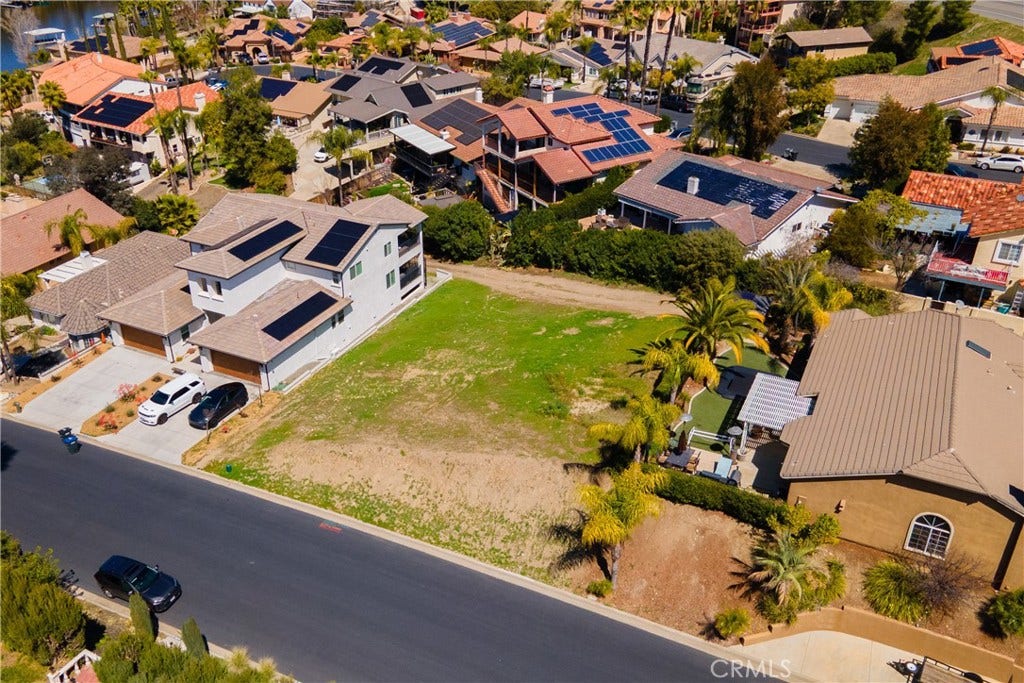 22760 Cascade Drive, Canyon Lake, CA 92587 22760 Cascade Drive, Canyon Lake, CA 92587