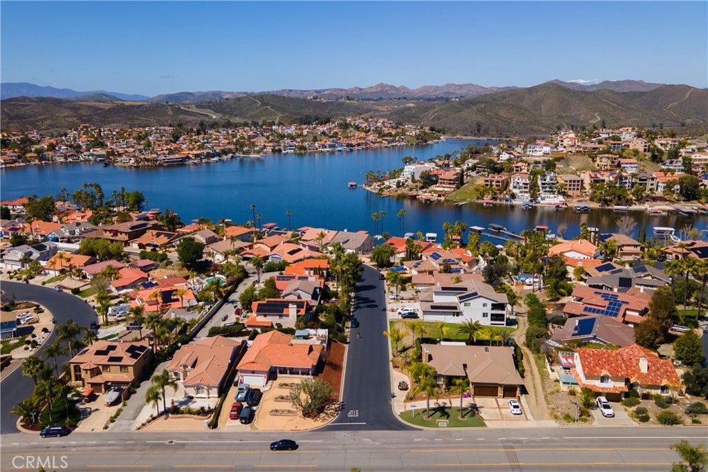 22760 Cascade Drive, Canyon Lake, CA 92587 22760 Cascade Drive, Canyon Lake, CA 92587