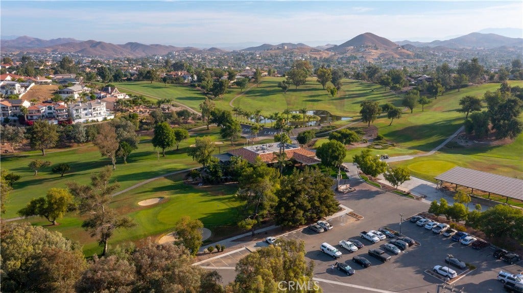 22760 Cascade Drive, Canyon Lake, CA 92587 Golf Course and Canyon Lake Clubhouse