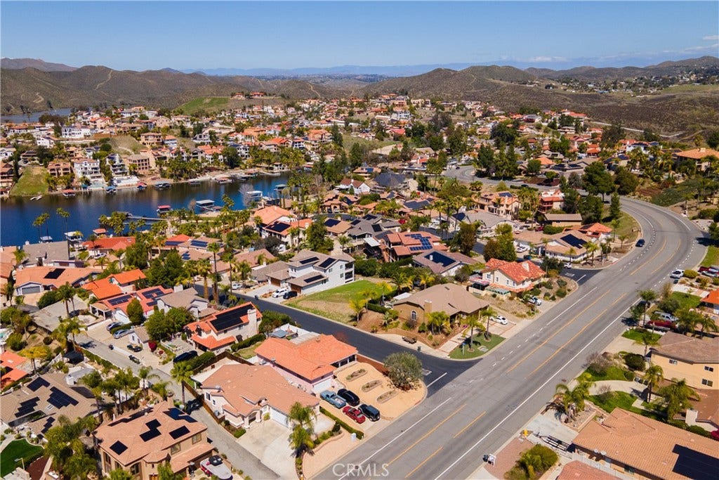 22760 Cascade Drive, Canyon Lake, CA 92587 22760 Cascade Drive, Canyon Lake, CA 92587
