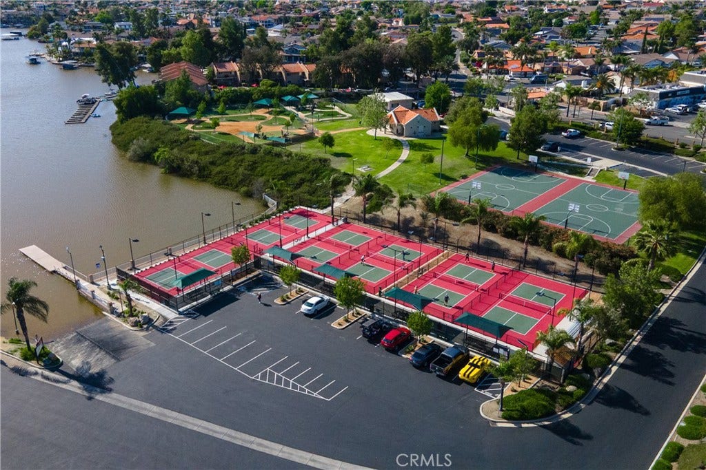 22760 Cascade Drive, Canyon Lake, CA 92587 Pickleball Courts