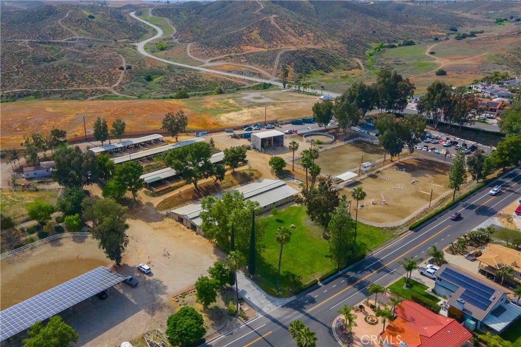 22760 Cascade Drive, Canyon Lake, CA 92587 Equestrian Center