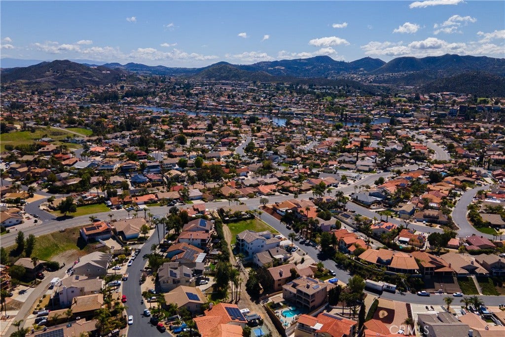 22760 Cascade Drive, Canyon Lake, CA 92587 22760 Cascade Drive, Canyon Lake, CA 92587