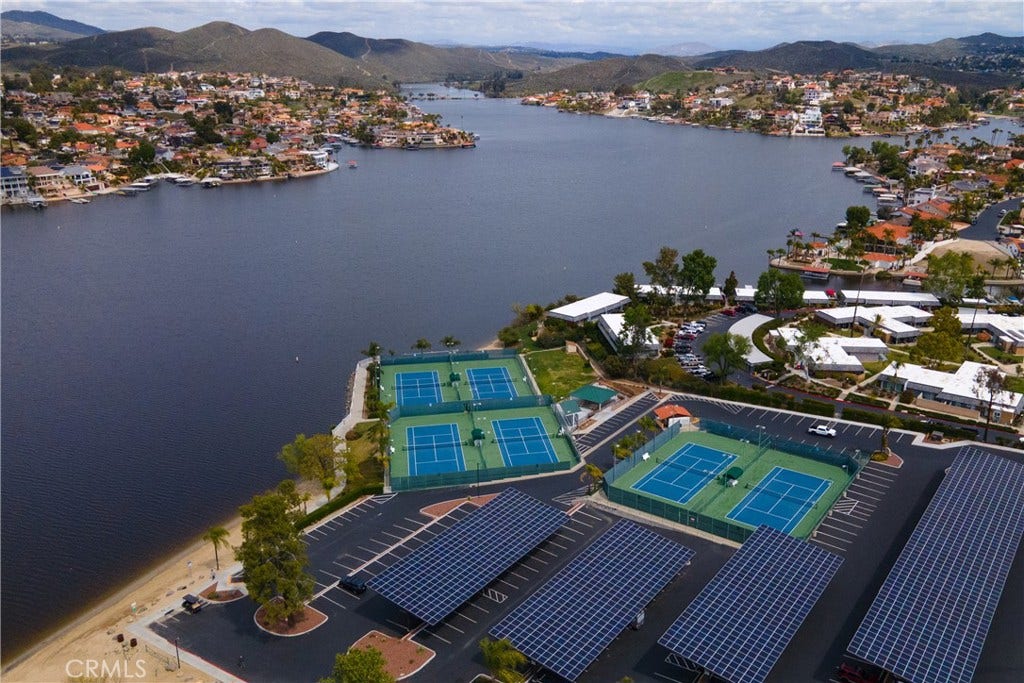 22760 Cascade Drive, Canyon Lake, CA 92587 Tennis Courts
