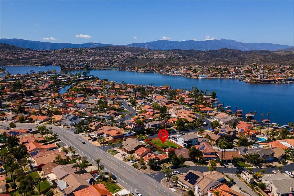 22760 Cascade Drive, Canyon Lake, CA 92587 22760 Cascade Drive, Canyon Lake, CA 92587