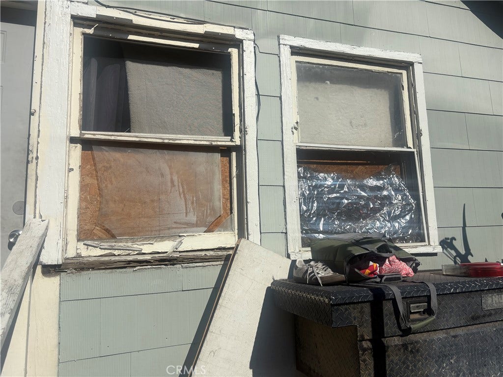 659 W 10th, San Bernardino, CA 92410 659 W 10th, San Bernardino, CA 92410