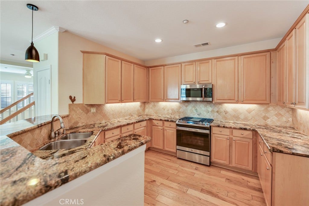 7353 Ellena W, #198, Rancho Cucamonga, CA 91730 Good-sized kitchen