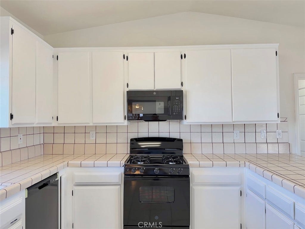 18075 Verano, Hesperia, CA 92345 18075 Verano, Hesperia, CA 92345