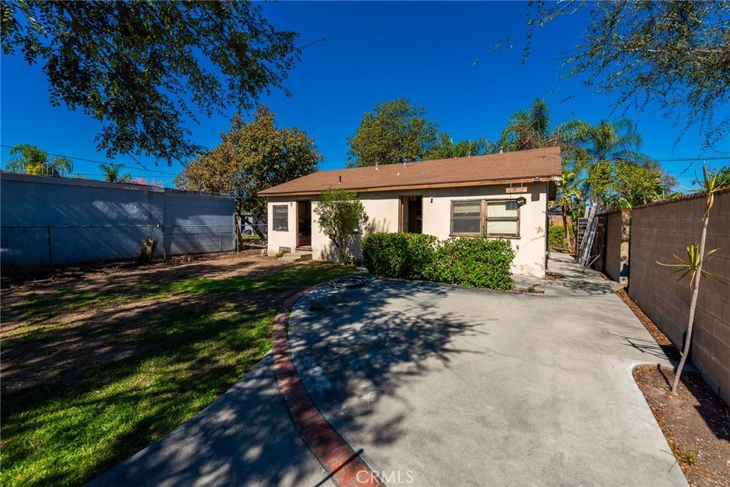 6871 Berry, Buena Park, CA 90620 6871 Berry Ave.