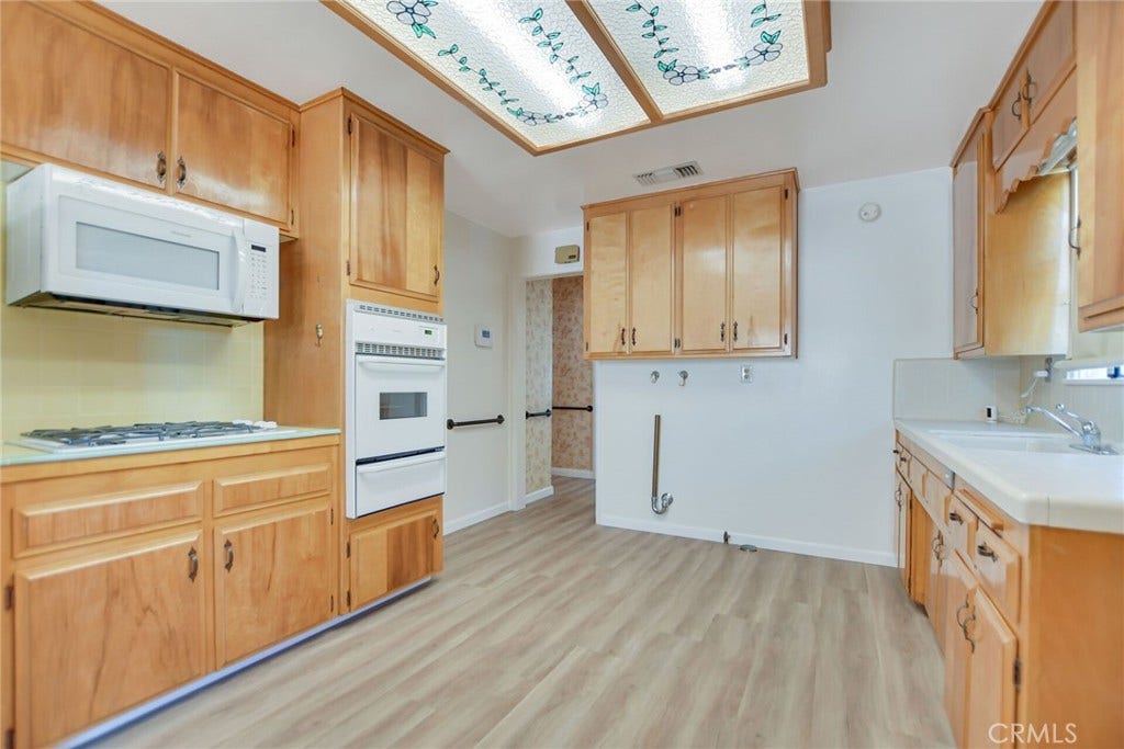 4593 Glen, Riverside, CA 92509 4593 Glen, Riverside, CA 92509