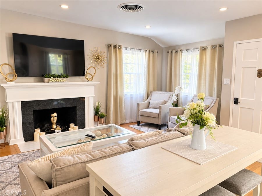 Property photo for 5944 Irvine Avenue, North Hollywood, CA