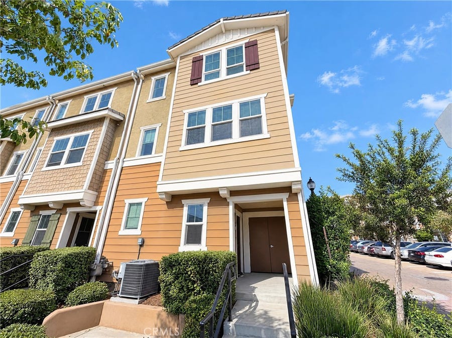 Property photo for 14114 W Pine, Van Nuys, CA